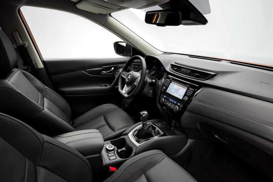Интерьер Nissan X-Trail (T32) 2017 года  (WW) (фото 9 из 52)